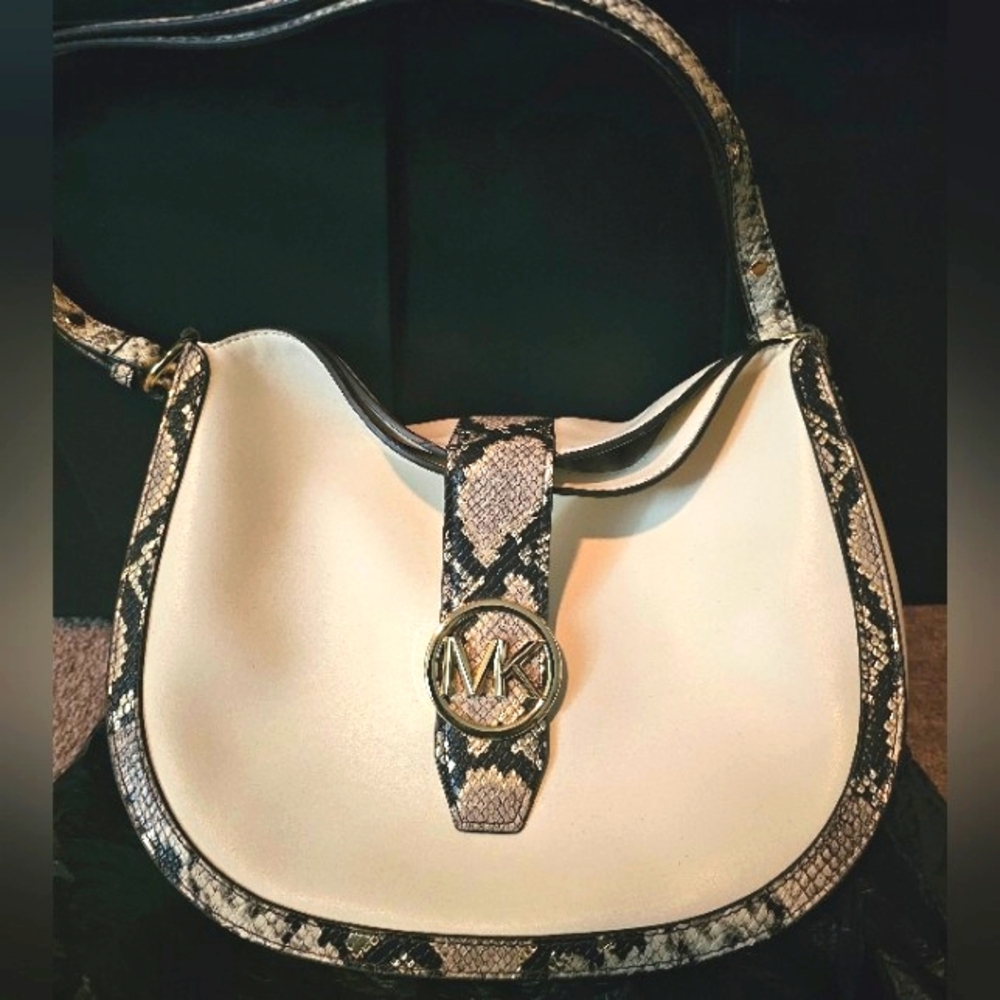 NWT Michael Kors Hobo Crossbody bag (Europe)